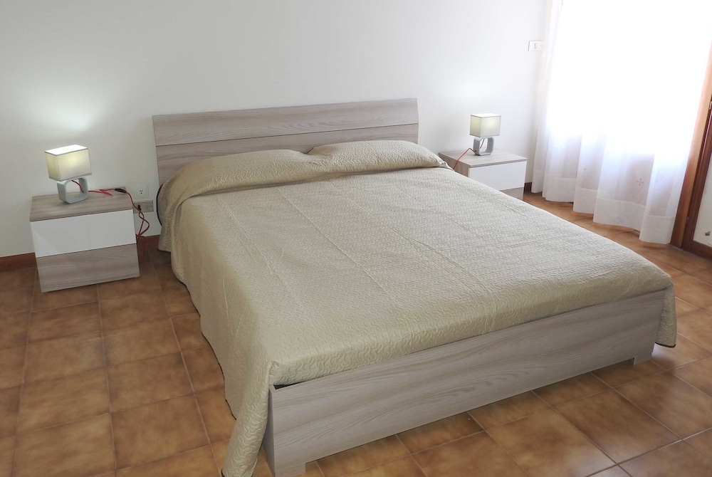Mansarda Sul Mare Dei Ciclopi — 4-Star Luxury Hotel in Aci Catena, Italy