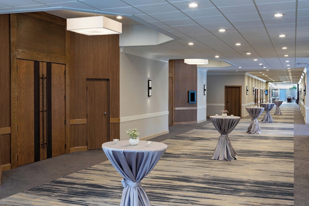 Sheraton Charlotte Airport Hotel - photo 26
