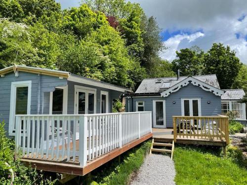 Lower Hill Cottage w Swedish Hot Tub — 4-Star Luxury Hotel in Bodmin, United Kingdom