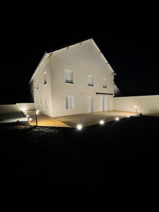 Maison Au Sein D Un Corps de Ferme. — 4-Star Luxury Hotel in Carpiquet, France