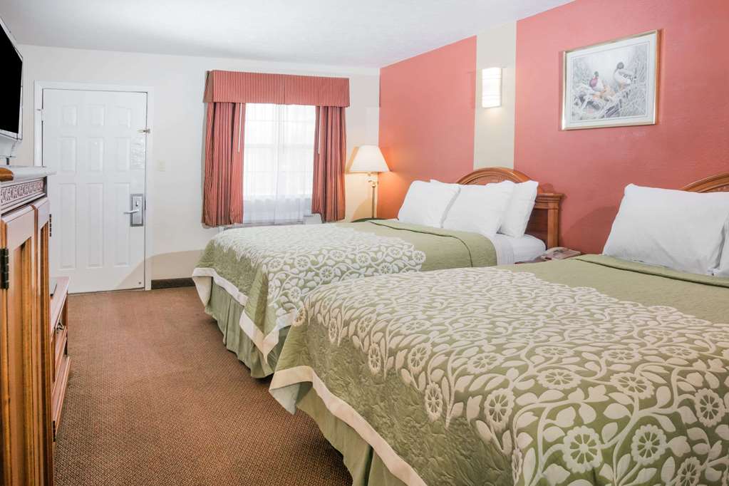 Days Inn by Wyndham Bastrop - photo 8