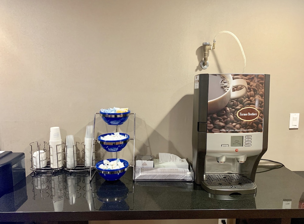 Days Inn by Wyndham Brooklyn Borough Park - photo 37