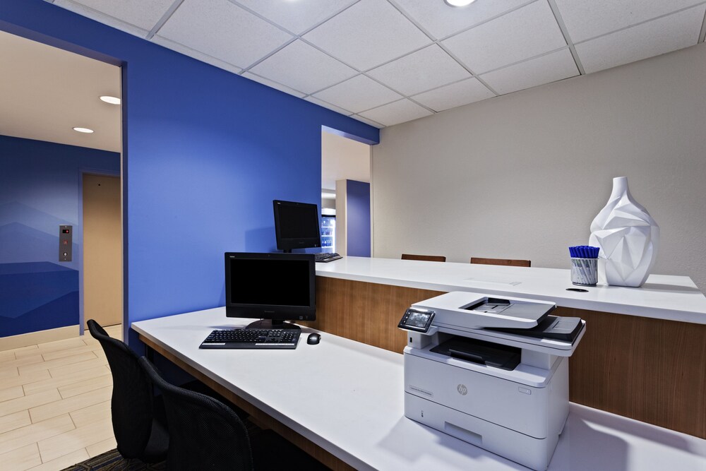 Holiday Inn Express Hotel & Suites Tavares Leesburg by IHG - photo 27