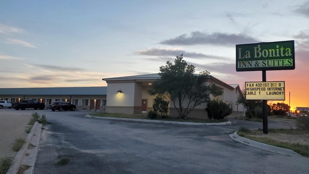 La Bonita Inn And Suites - featured photo