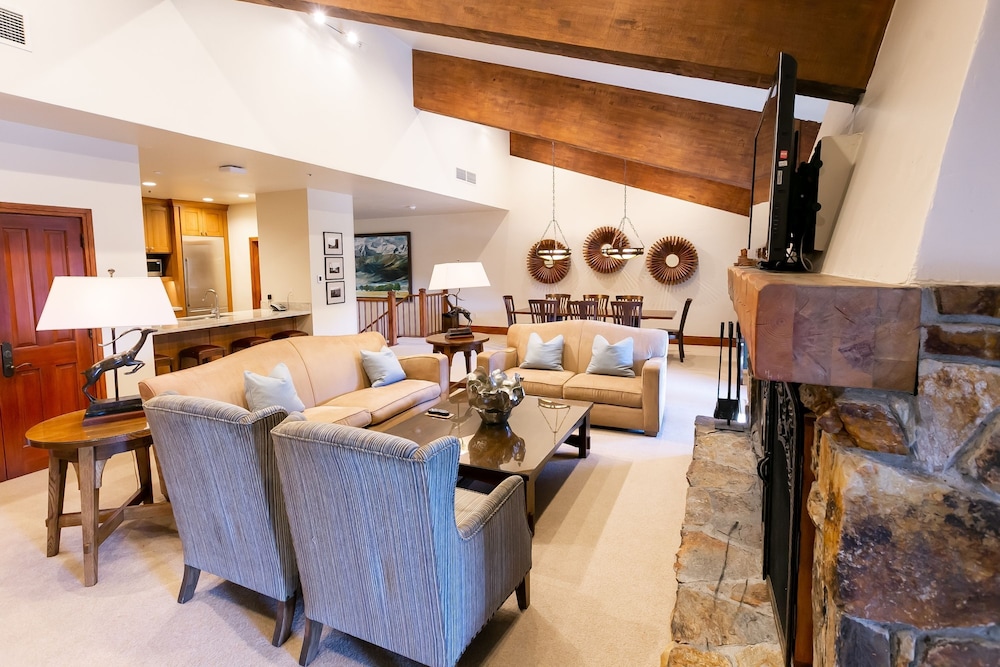 One Bedroom Townhouse with Hot Tub 1 Apartment Hotel by RedAwning - featured photo
