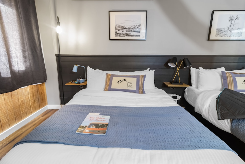 Wayside Inn - photo 2