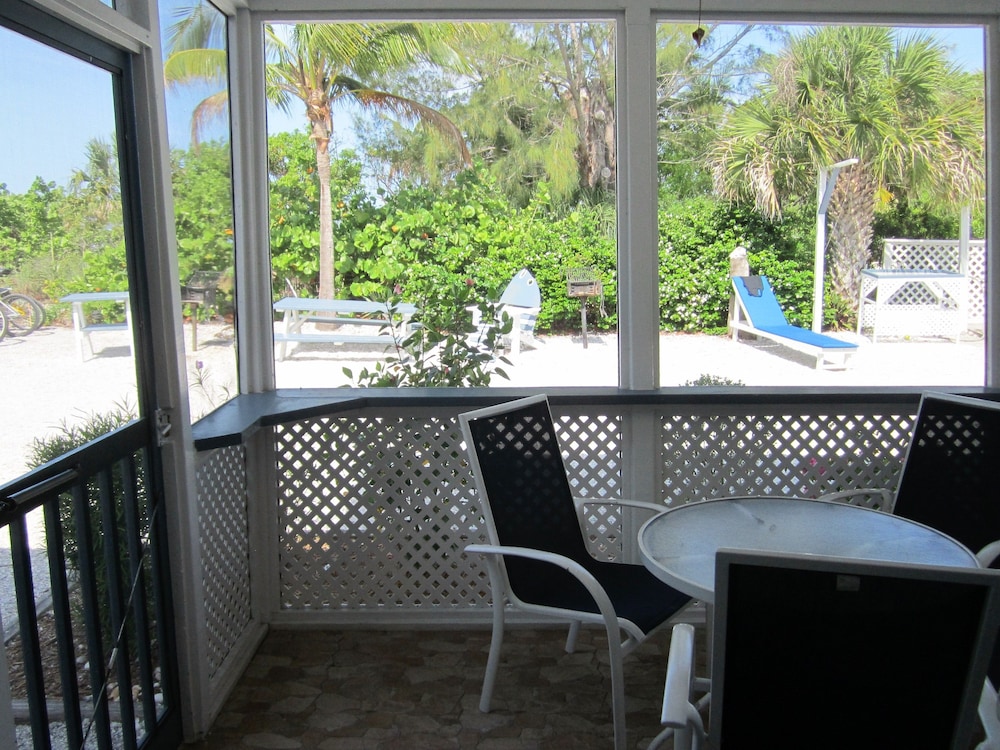 Tropical Winds Motel & Cottages - photo 49