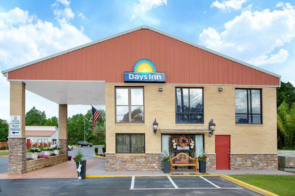 Days Inn by Wyndham Lake City - photo 4