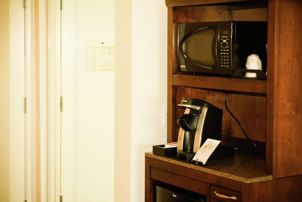 Hilton Garden Inn Redding - photo 32