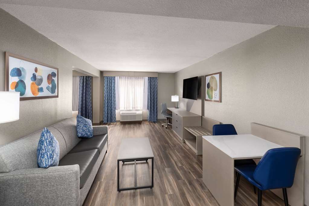 Wingate by Wyndham Sulphur Near Lake Charles - photo 21