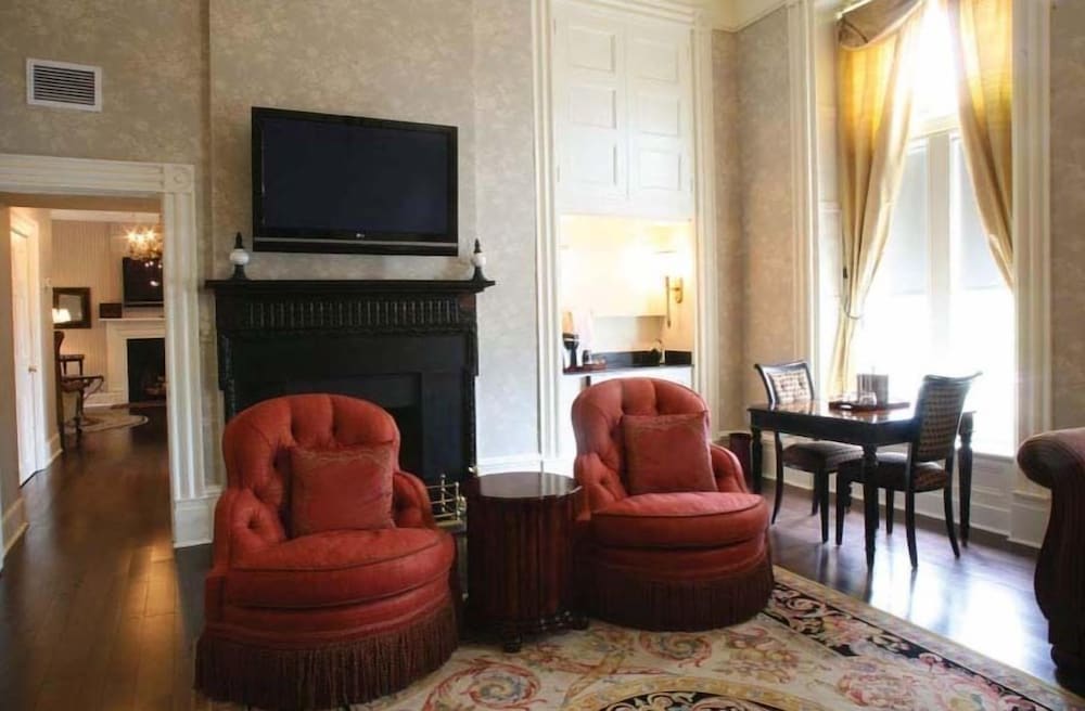 The Martha Washington Inn And Spa - photo 2