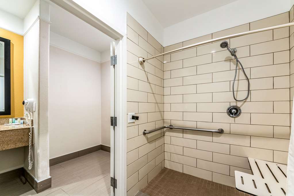 Quality Inn & Suites SeaWorld North - photo 20