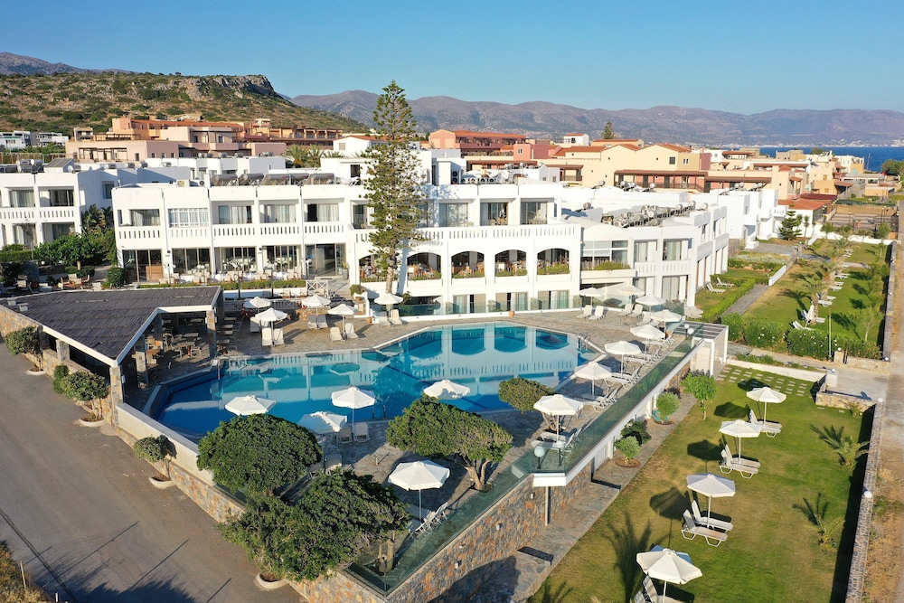 Maritimo Beach Hotel — 4-Star Luxury Hotel in Sision, Greece