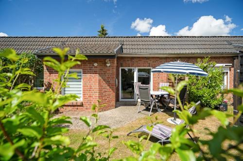 Blumenhaus Mit Terrasse — Waren
