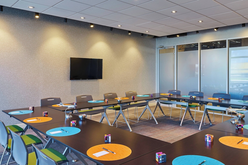 Aloft Miami Airport - photo 23