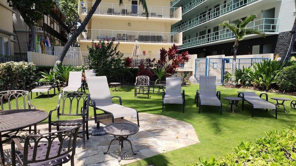 Diamond Head Beach Hotel 805 - photo 17