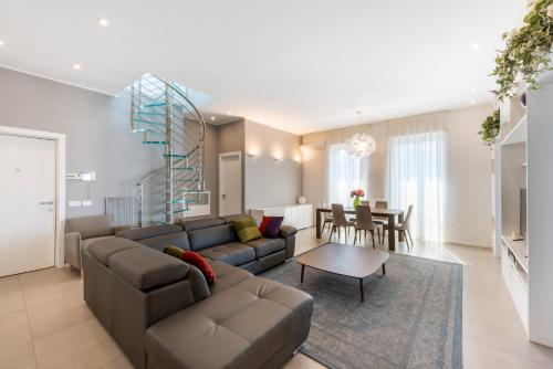 Easylife Milano Del Don 5 Centro Storico — 4-Star Luxury Hotel in Milan, Italy