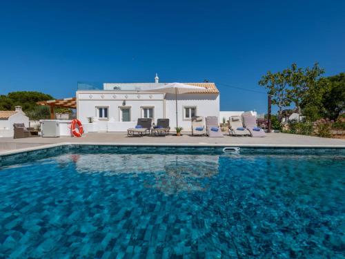 Holiday Home Dos Pombinhos by Interhome — 4-Star Luxury Hotel in Porches, Portugal