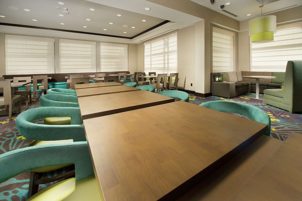 Hilton Garden Inn College Station - photo 23