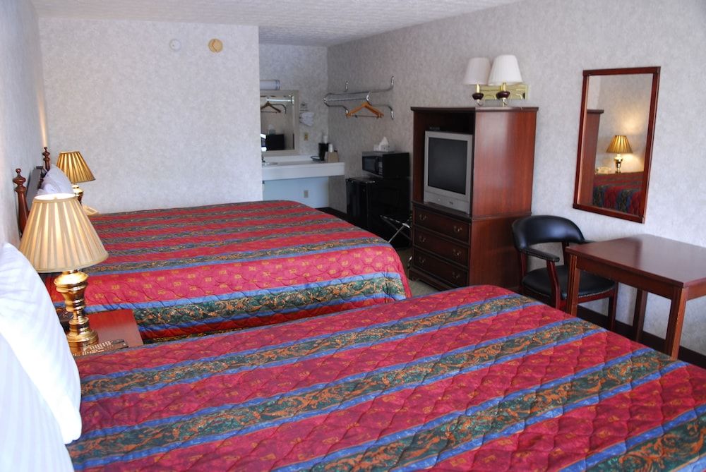 Paragon Inn Hillsboro - photo 12