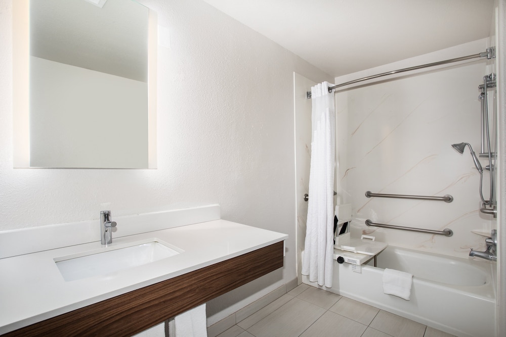 Holiday Inn Express & Suites Chowchilla Yosemite Park Area by IHG - photo 19