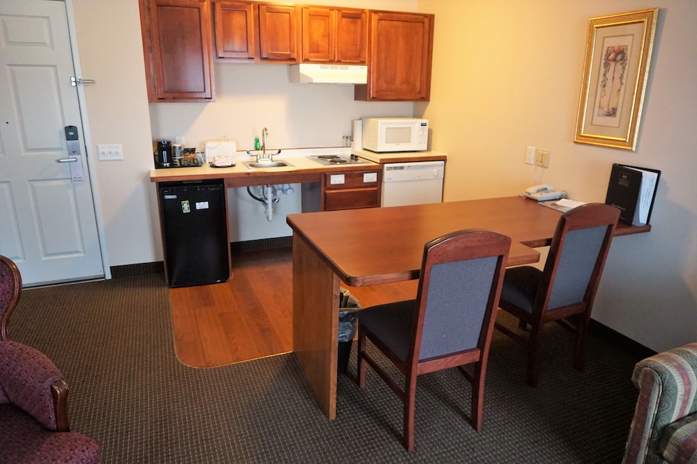 River Hills Hotel - photo 15