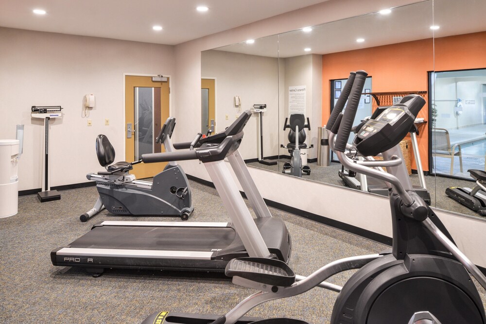 Holiday Inn Express Suites Clifton Park by IHG - photo 36