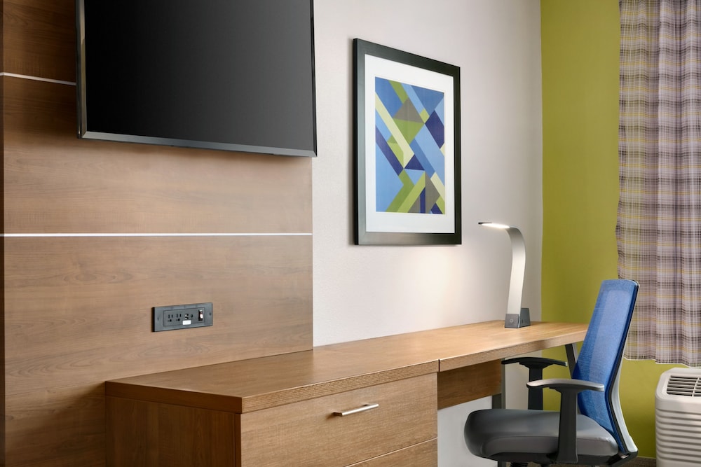 Holiday Inn Express & Suites Salisbury by IHG - photo 14
