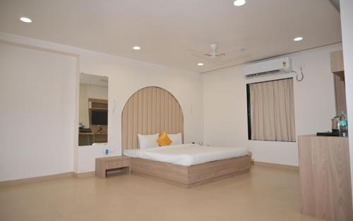 Bhama Lake Resort — hotel in Khed