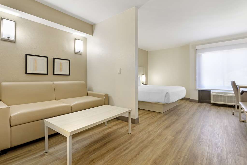Best Western Plus Sugar Land Stafford - photo 22
