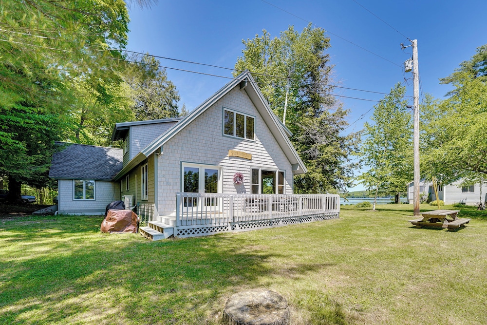 Dock Kayaks Annabessacook Lake Retreat — Winthrop