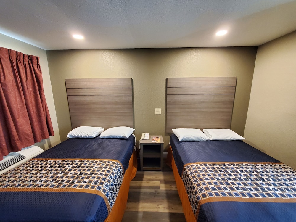 Rodeway Inn Downtown - photo 7