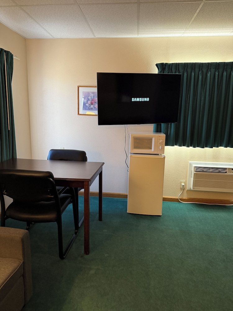 Americas Best Value Inn Torrington - photo 14