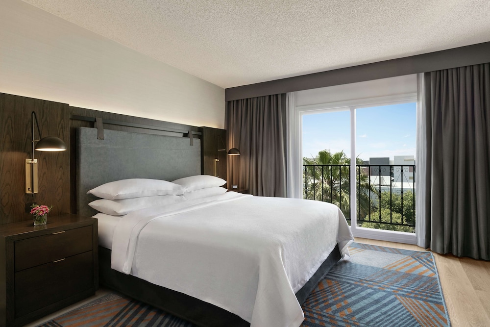 Embassy Suites by Hilton Los Angeles Downey - photo 18