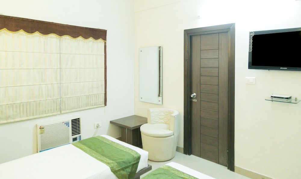 Treebo Maniram Palace - last minute hotel in Agra