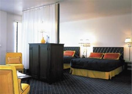 Commodore Hotel - photo 5