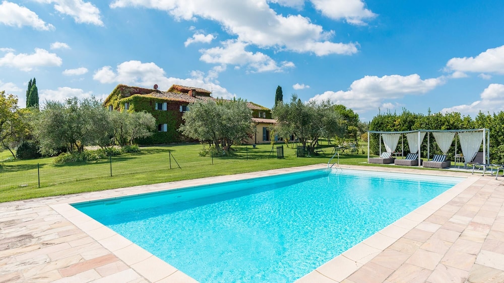 Casabianca 12 — 4-Star Luxury Hotel in Tavarnelle Val Di Pesa, Italy