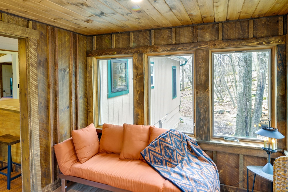 Alpine Lake Resort Cabin Rental w Pool Access - photo 31
