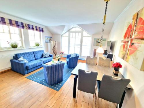 Dünenpark Binz Komfortplus Ferienwohnung mit 1 Schlafzimmer und Balkon im Dachgeschoss 210 — 4-Star Luxury Hotel in Ostseebad Binz, Germany