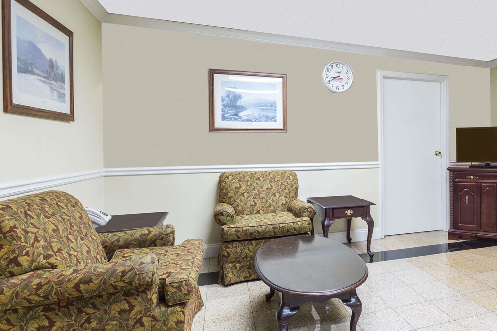 Super 8 by Wyndham Atlanta Northeast GA - photo 3