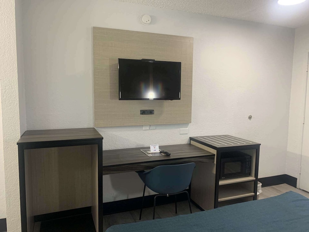 Motel 6 Tempe AZ Broadway ASU - photo 5