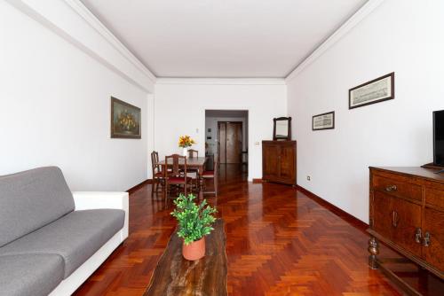 Modern & Luxe Spacious Apartment in Ostia — 4-Star Luxury Hotel in Lido Di Ostia, Italy