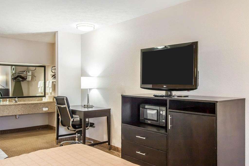 Quality Inn Savannah South - photo 21