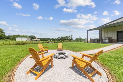 Country Living Close to the City — 4-Star Luxury Hotel in Youngsville, United States