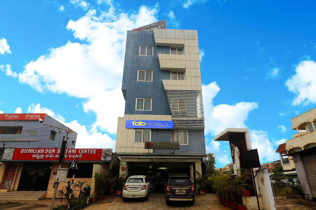 Fabhotel Swarnas in Vijayawada, India