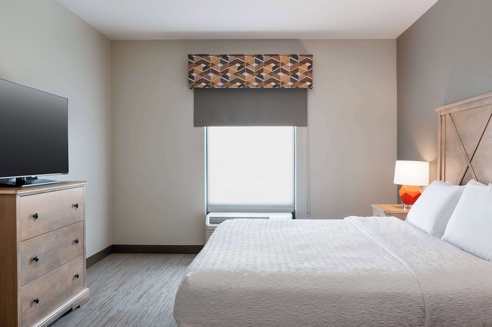Hampton Inn & Suites Dodge City - photo 7