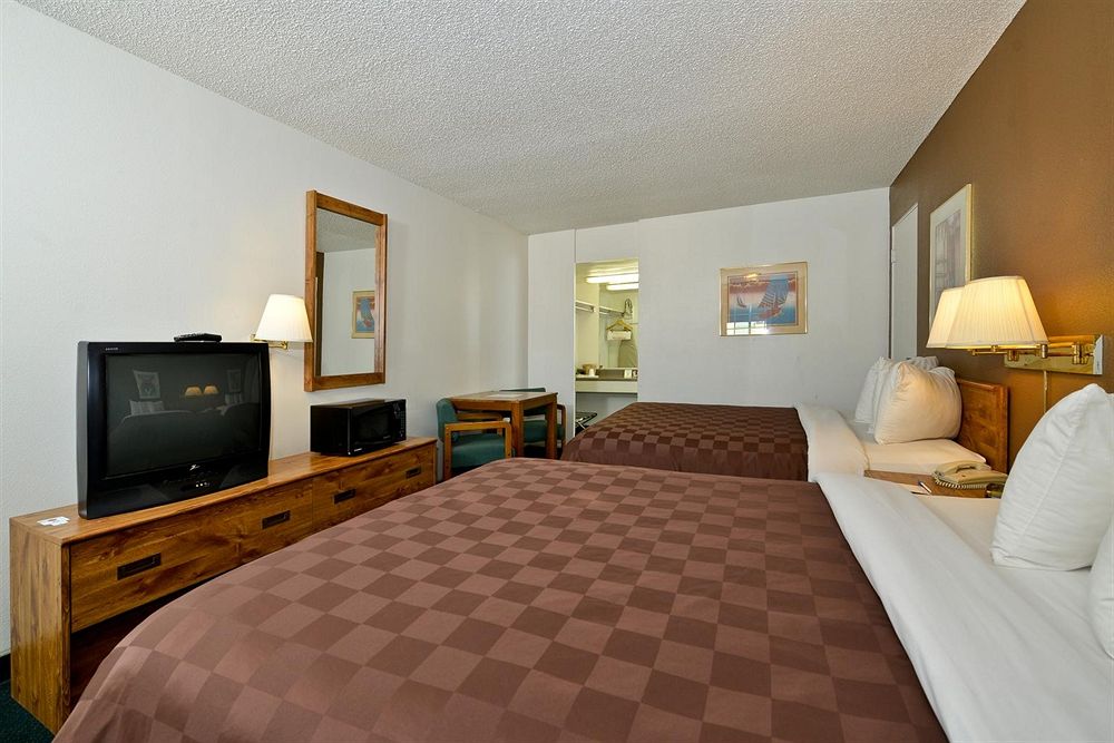 Americas Best Value Inn Yuma - photo 11