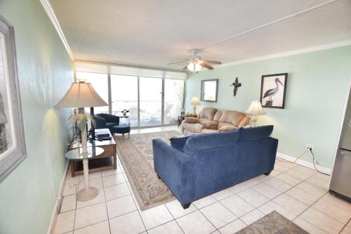 0303 Waters Edge Resort 1 Bedroom Condo by RedAwning - photo 4