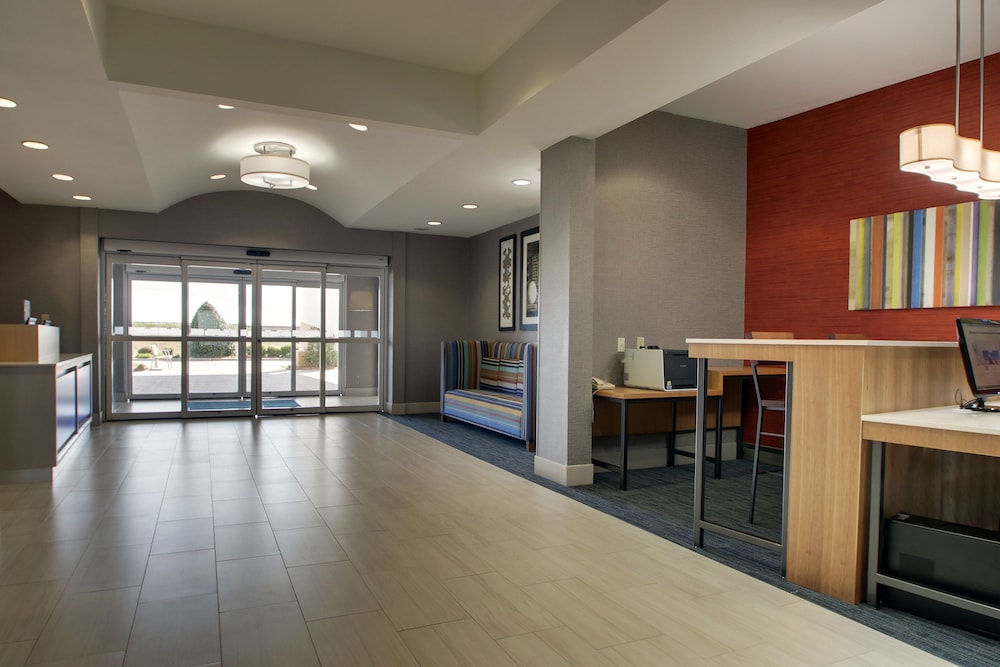 Holiday Inn Express Hotel & Suites Vernon College Area by IHG - photo 60