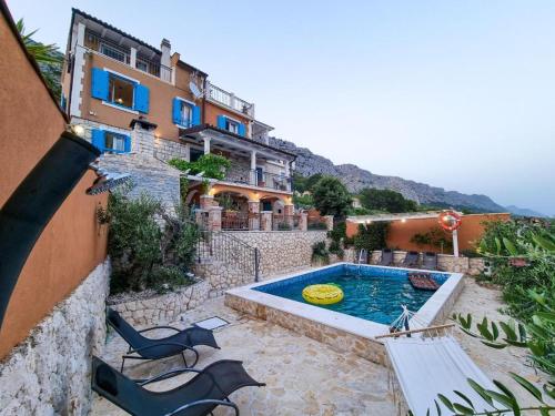 Villa Diana with pool sauna playground — 4-Star Luxury Hotel in Jesenice, Croatia